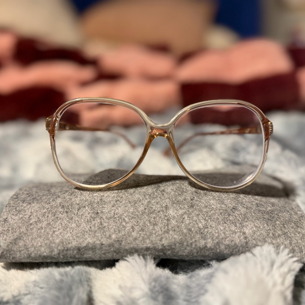 Classic vintage 80s 90s Y2K Oversized Women’s Clear beige/pink glasses frames
